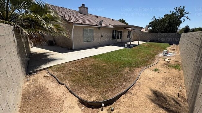 Photo - 3 bedroom 2 bathroom home located near Hageman Rd/ Old Farm Rd
