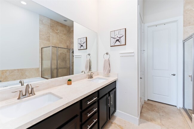 Photo - 6 N Hutcheson St