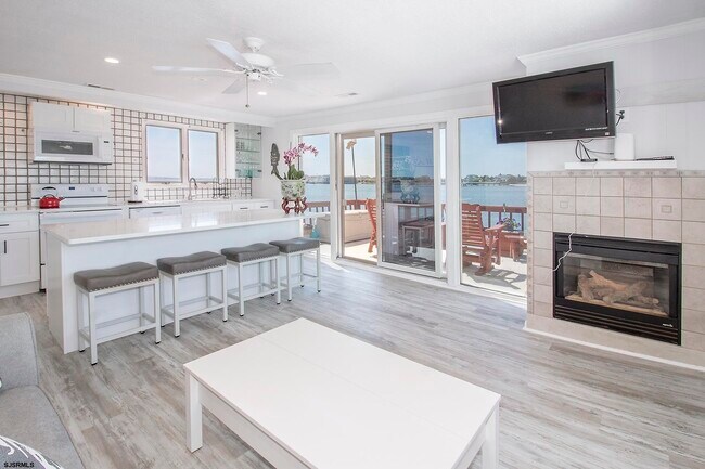 Photo - 2407 Oberon Ave Unit B