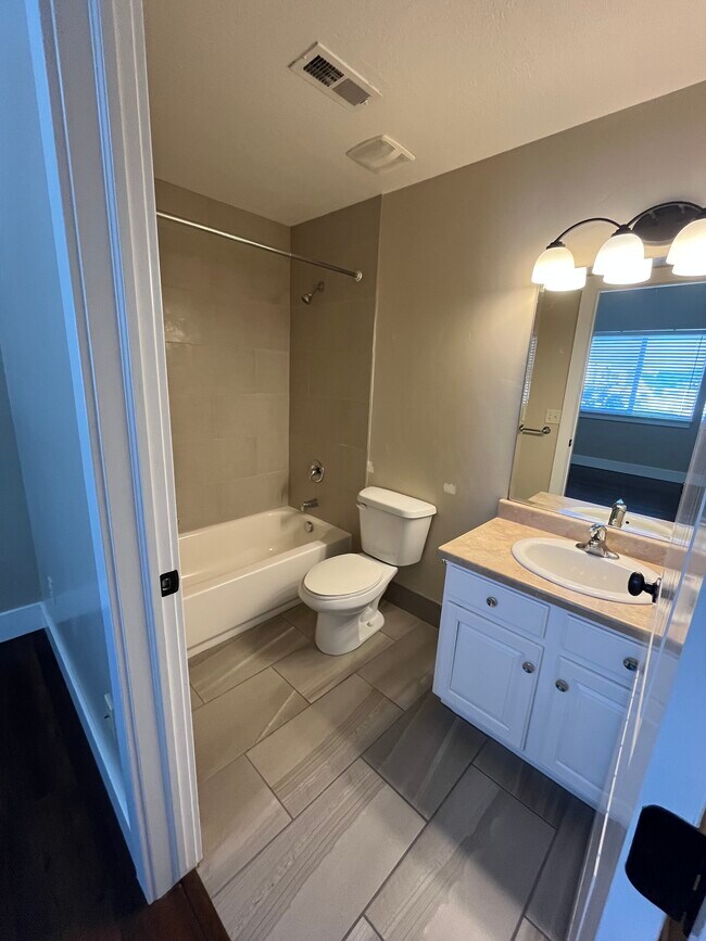 Master Bathroom - 67 E 200 N Unit 301