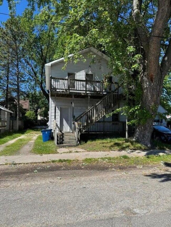 Building Photo - 264 6th Ave