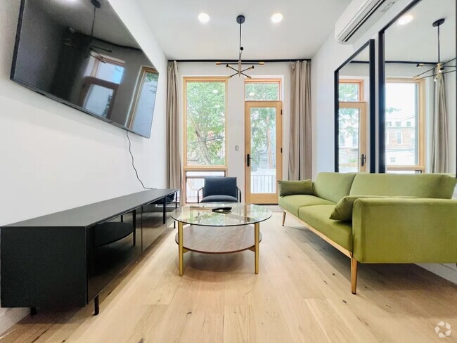 Building Photo - Furnished room/NOT APARTMENT Unit 1