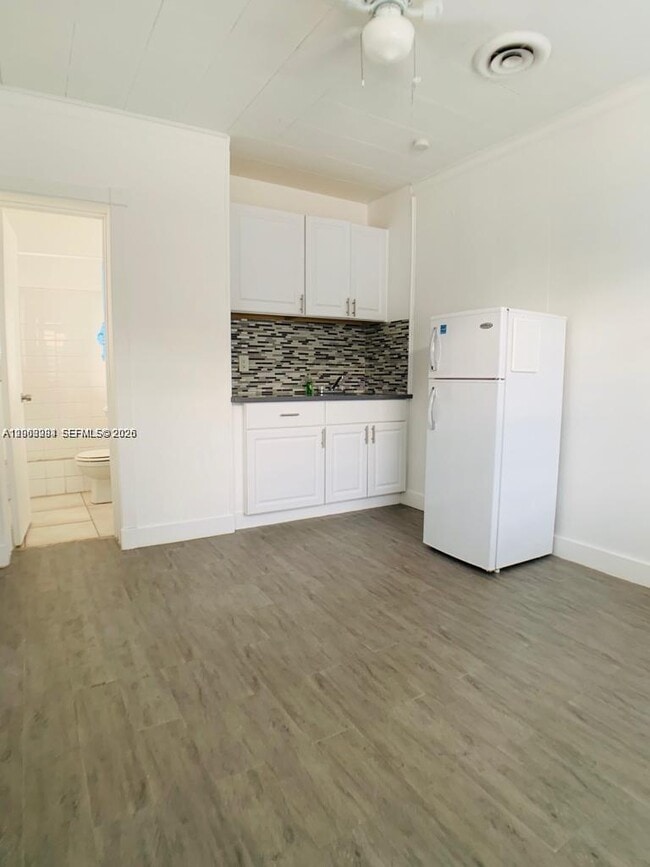 Photo - 1843 Dewey St Unit 100