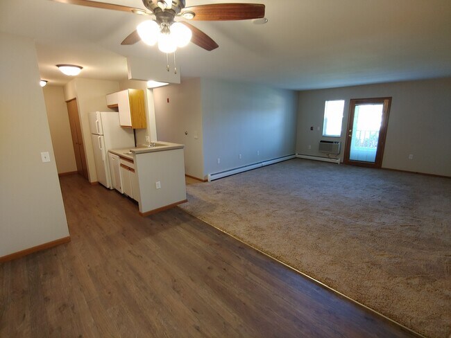 Photo - 394 Pine Tree Dr Unit 1