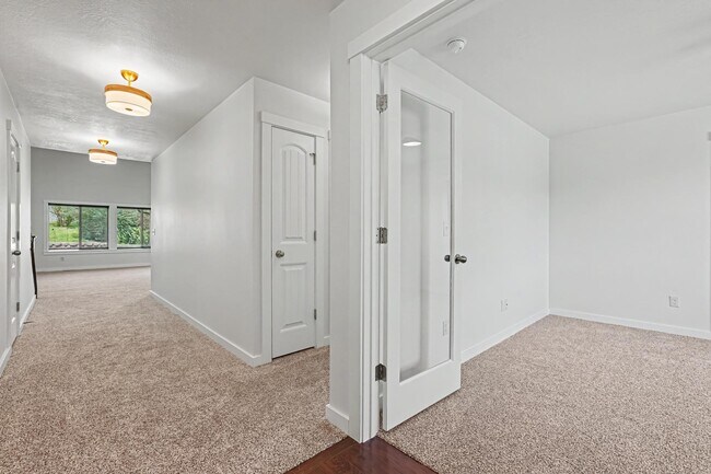 Photo - 2040 Kelly Dr