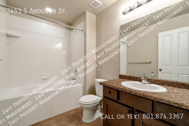 Photo - 2453 Andover St