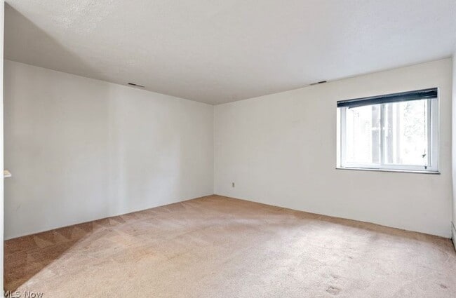 Photo - 25735 Lorain Rd Unidad 18