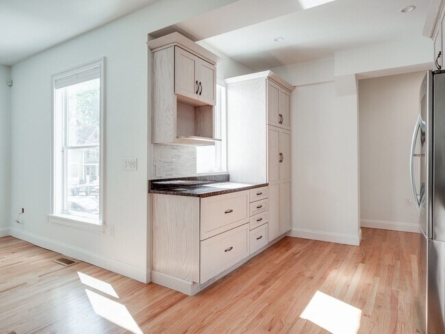 Photo - 390 Medford St Unit 2