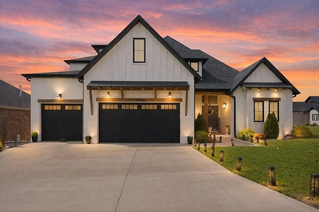 Photo - 703 S Hickory Dr
