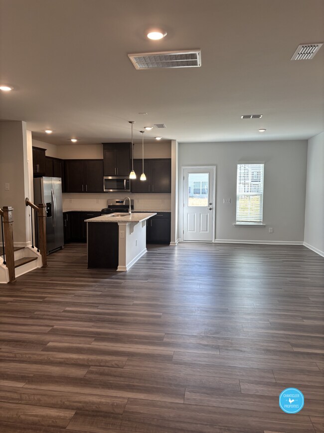 Photo - 1022 Poets Walk Rd