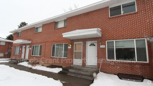 Building Photo - 2140 St Clair Rd Rental