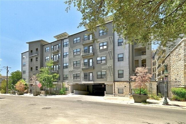 Building Photo - 2502 Leon St Unit 407 Rental