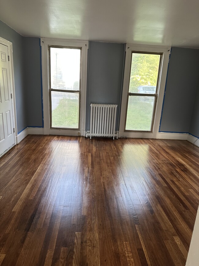 Photo - 308 N Main St Unidad B