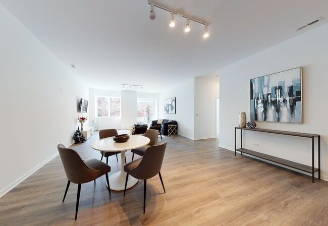 Photo - 2555 S Wabash Ave Apartment Unit 201
