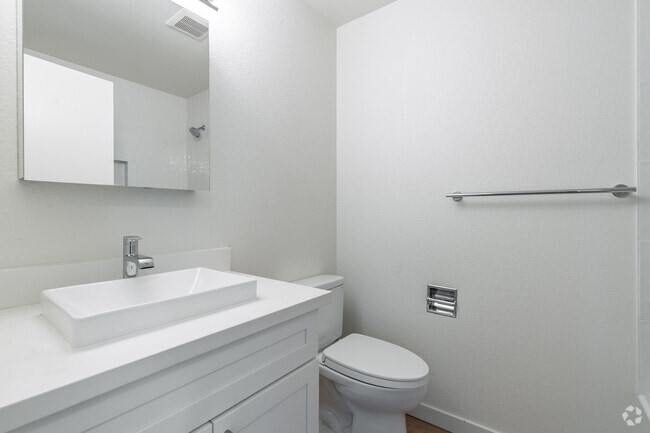 2BR, 1BA - 1,029SF - Bathroom