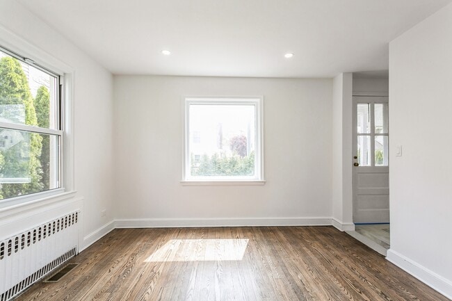 Photo - 106 White Rd