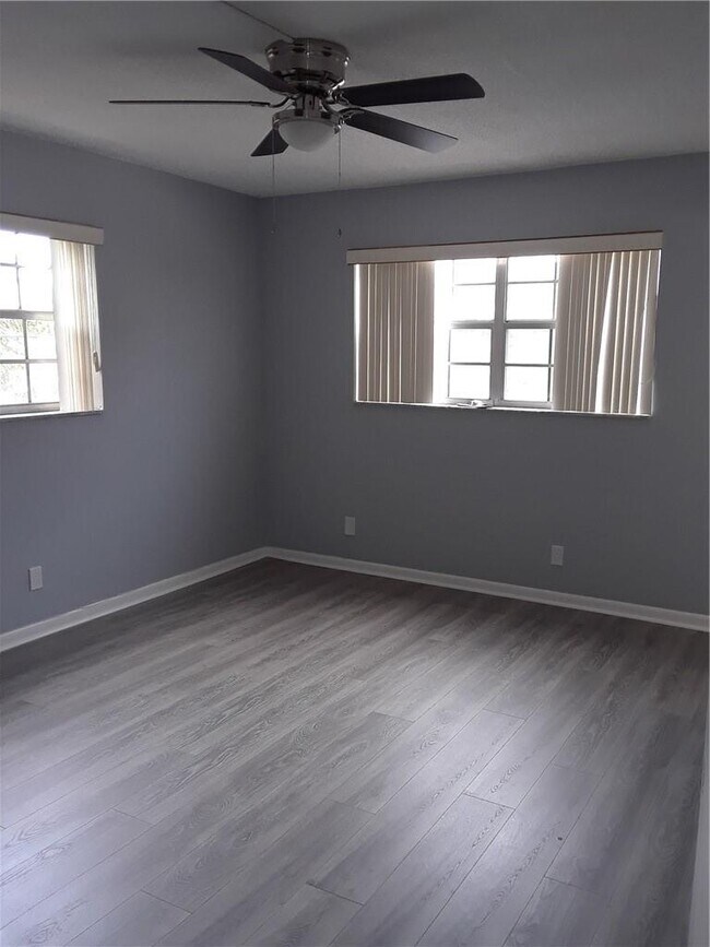 Photo - 660 Tennis Club Dr Unidad 208