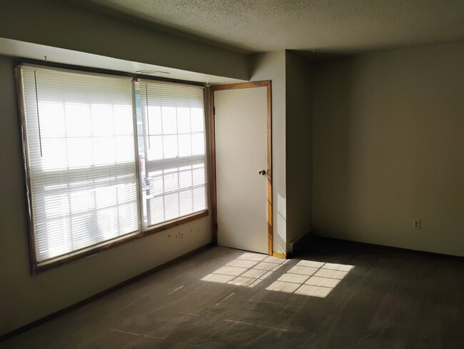 Photo - 2560 Ivy Hill Ln