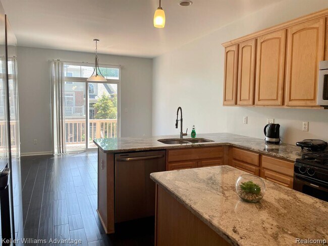 Photo - 37536 Newburgh Park Cir