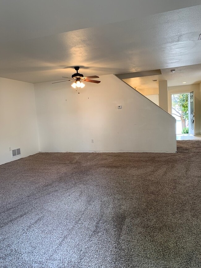 Photo - Beautiful 3 Bedroom 2 Bath Townhome with Attached 1 Car Garage for Rent in Northwest Loveland, CO