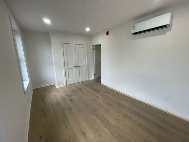 Photo - Beautiful newly renovated 1-bedroom available Unit 3F