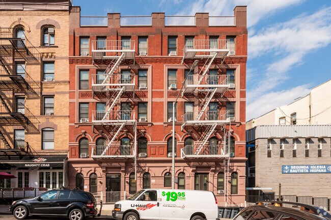 Fotografía del edificio - Casa Mutua