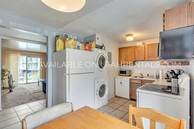 Photo - 728 W 1720 N