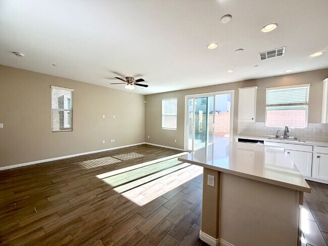 HIVE SUMMER MOVE-IN SPECIAL: NEWER 2024 BUILD | GATED COMMUNITY | SOLAR INCLUDED