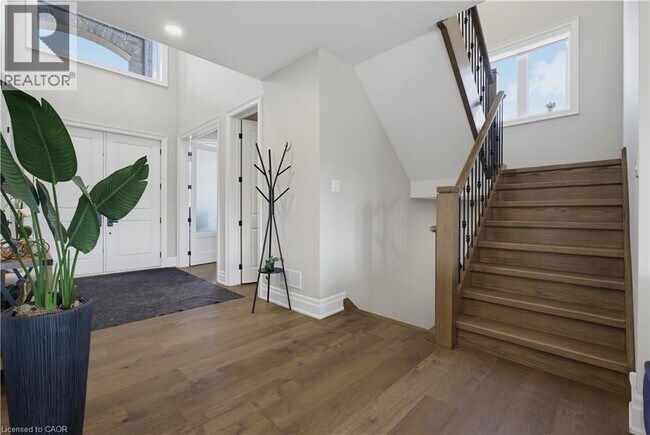 Photo - 1541 Medway Park Dr