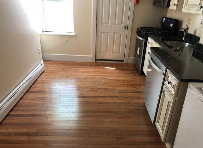 Photo - 883 Harrison Ave Unit 3