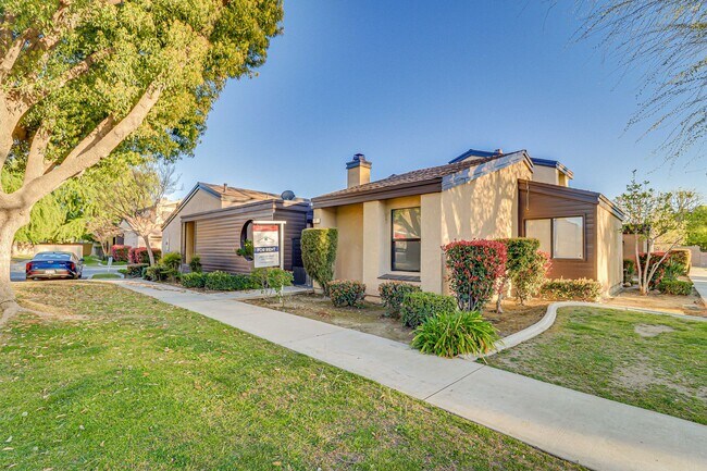 Photo - 2 Bed Condo w/Garage!