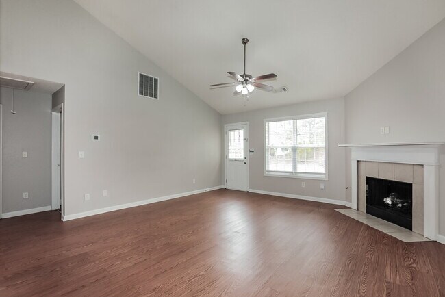 Photo - 409 Mazley Dr