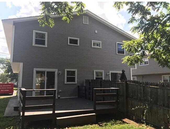 55 Woodend Rd
