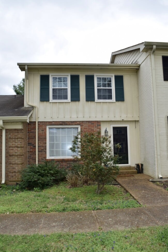 Building Photo - Updated photos coming soon…Great 2 Bedroom 1 1/2 Bath Townhome Now Available in River Plantation!