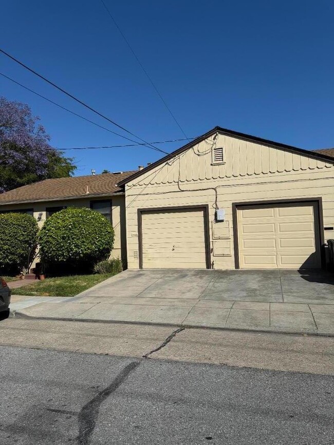 Building Photo - 604 7th Ave Rental