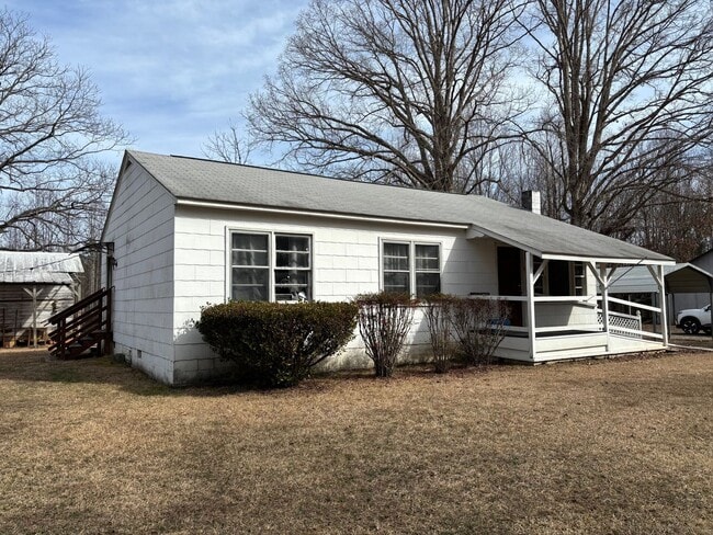 Photo - 3 BED, 1 BATH FARM HOUSE LOCATED IN STAR!