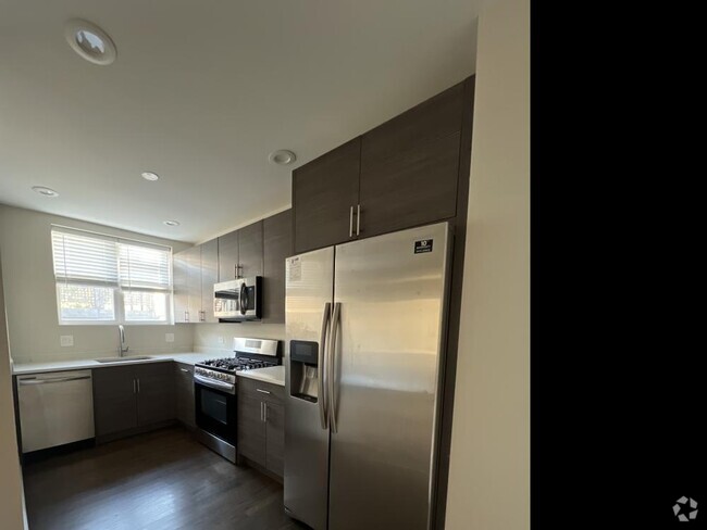 Building Photo - 2 bedroom in Chicago IL 60640 Unit 1D Rental