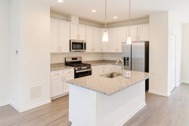 Photo - 842 Finley Dr