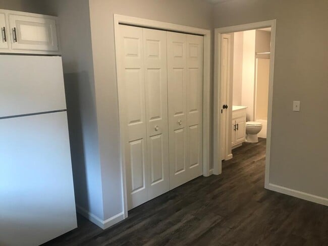 Photo - 640 S Oak St