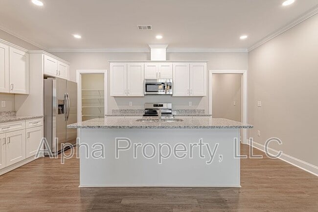 Photo - 105 Remount Way