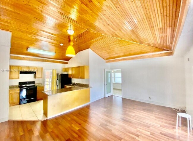 Photo - 2402 NW 42nd St