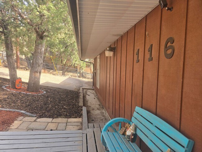 Furnished Four Bedroom Home With Sierra Bl... - Furnished Four Bedroom Home With Sierra Bl...