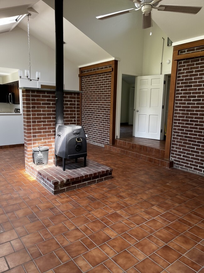 Photo - 1829 Eden Ln