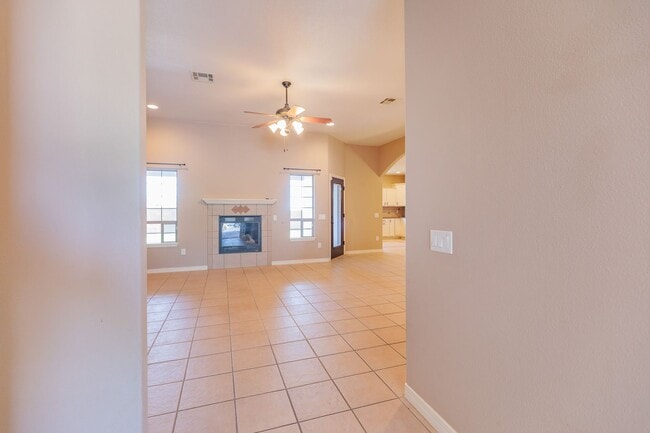 Photo - 3 bed 2 bath beautiful home!