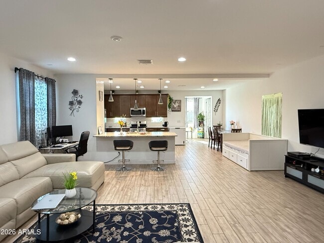 Photo - 127 E Gemini Pl