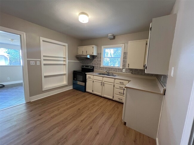 Photo - 613 Koehl St