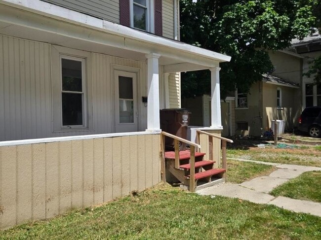 9 N Diamond St