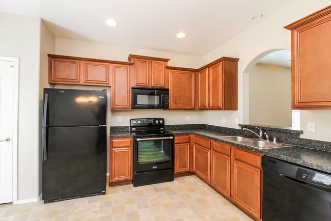 Photo - 2005 Blakehill Dr