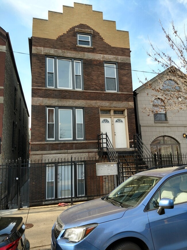 Photo - 1518 N Greenview Ave Apartments