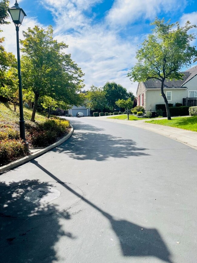 Photo - 4285 Bromley Ct
